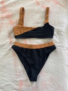 Camila Coelho Black and Tan Two-Tone Bikini Set: S Top/M Bottoms
